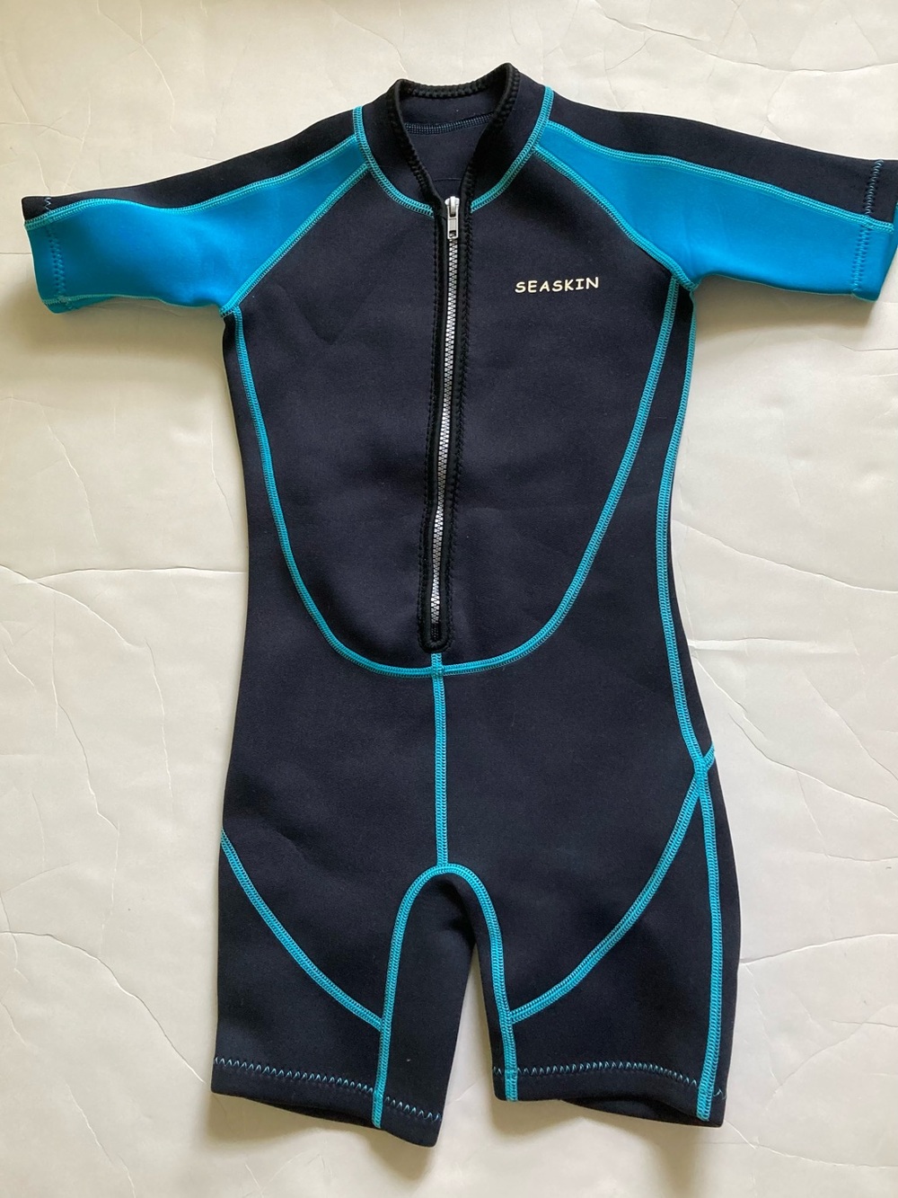 Kids unisex short wetsuit 7 8 9 VGUC
